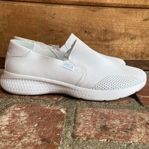 FilA Shoes.    W9.5.